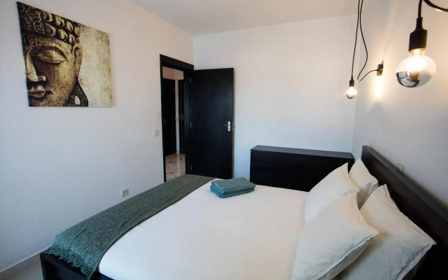 Apartment with balcony, airco & 3 min. from beach