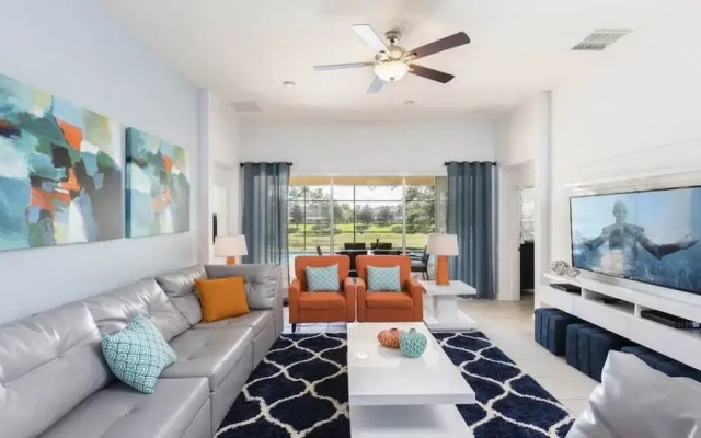 Villa 7799 Basnett Windsor Hills