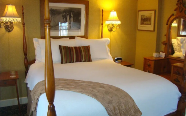 The Village Inn of Woodstock