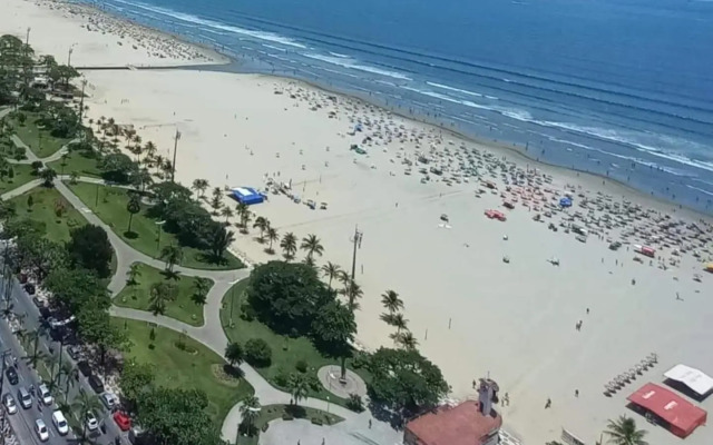 Condomínio de Luxo em Frente à Praia (novinho)