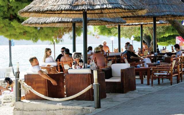 Tidy Apartment With Wifi, 4 km From City of Trogir