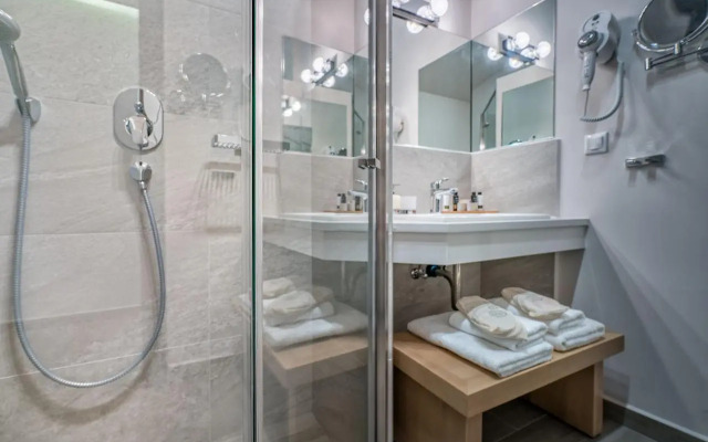 Rivazzurra Luxury BeachFront Villa