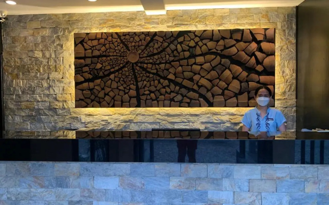 The Henry Resort Taramindu Laiya
