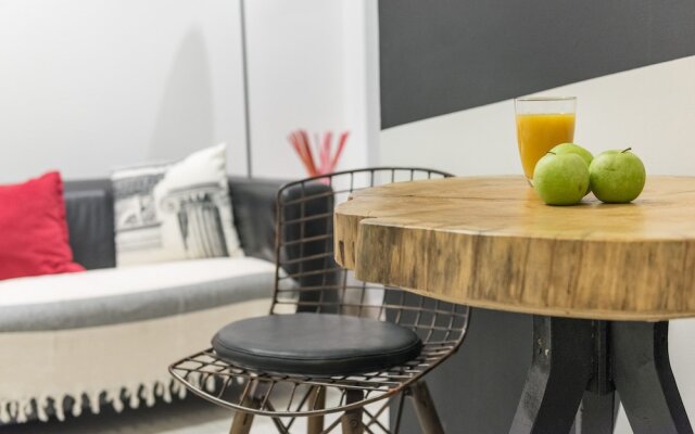 Acropolis Cozy Studio by Livin Urbban