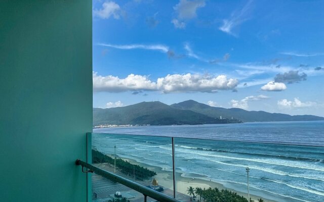 Stunning Beachfront 2bdr Condo Across My Khe Beach