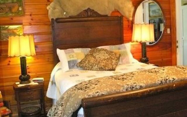 The Inn At Brevard - Bed And Breakfast - Adult Only