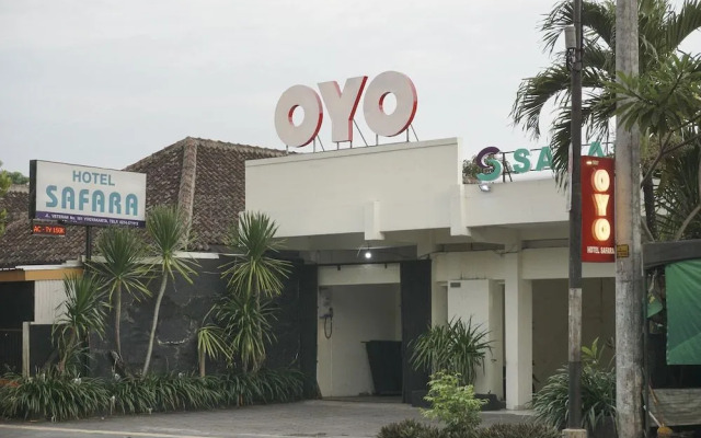 OYO 693 Hotel Safara