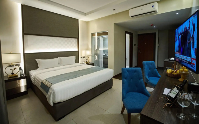 J7 Plaza Hotel