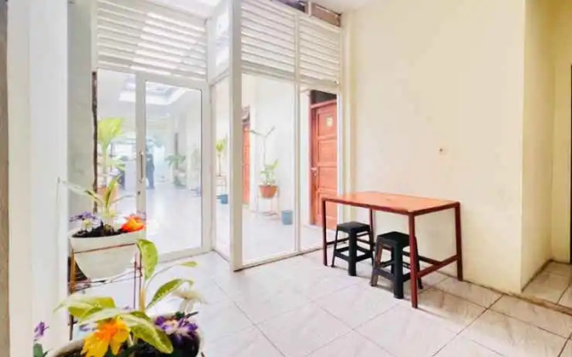 RedDoorz near Alun Alun Sidoarjo