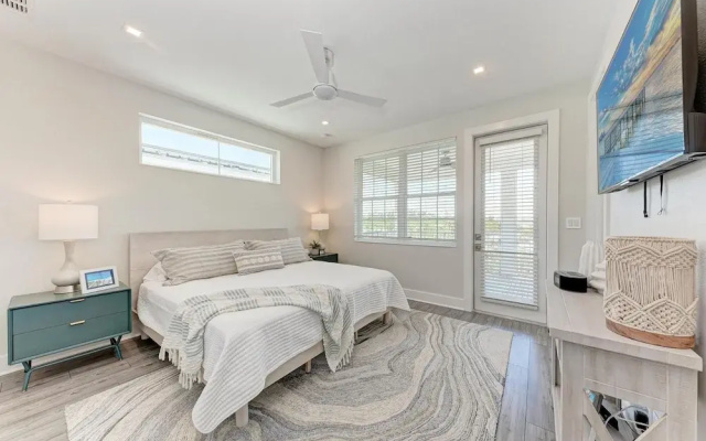 Sweet & Salty Beach House 3 Bedroom Home