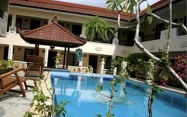 Hotel Miki