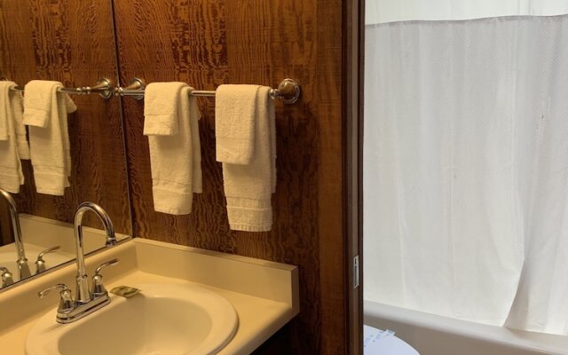 Alta Sierra Village Inn