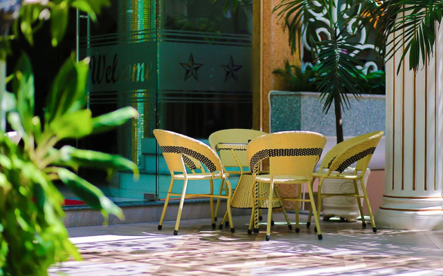Golden Hotel