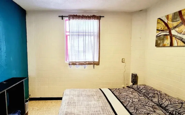 HoM Balderas - Hostel