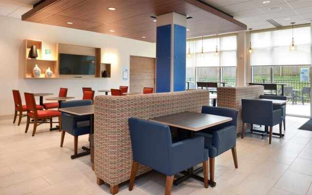 Holiday Inn Express & Suites Ottumwa by IHG