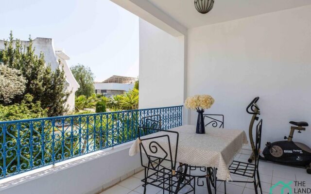 Safran II Apt de Charme Avec Terrasse la Marsa
