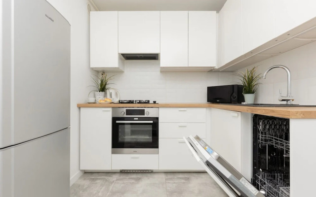 Warsaw Saski Garden Apartment by Renters