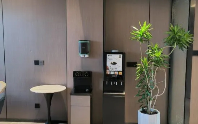 Zhaotong Yunshangyun Light Luxury Hotel (Fada Plaza)