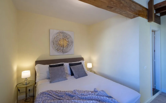 Borgo Albizi 6