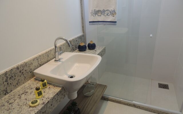 Casa com 3 Quartos em Condomínio Geriba