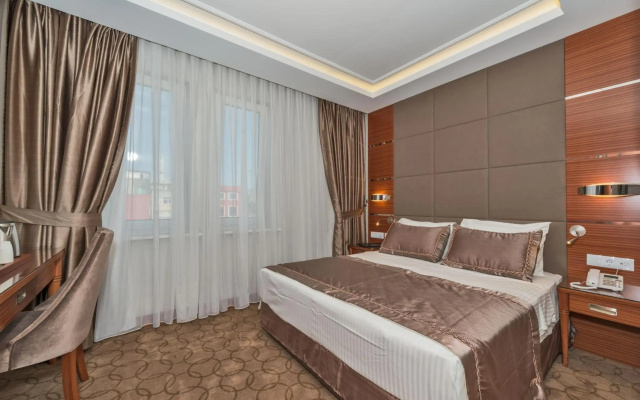 Glorious Hotel - Image 7