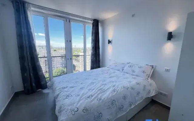Bedroom - Serene with Chinese-Parisian Warmth