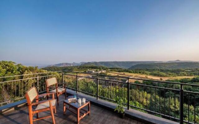 SaffronStays Falcon Hill, Lonavala - luxury villa with infinity pool near Lion's Point