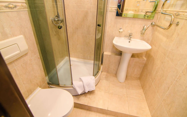 Parasat Hotel & Residence