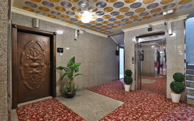 OYO 268 Durrat Alamaken Furnished Apts