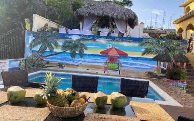 Marvettes Hideaway