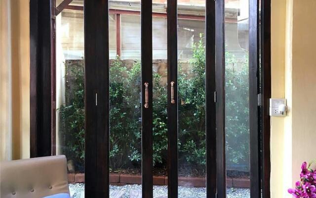 2496 Oldtel Bed & Cafe