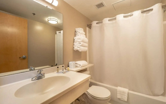 Atlantic Sands Hotel & Conference Center