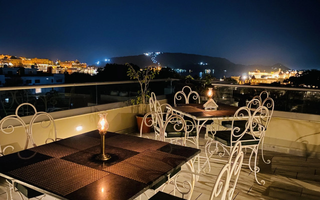 The Ramvilas - A Rooftop Lake View Hotel in Udaipur