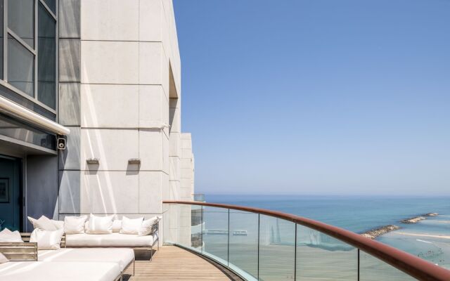 Panoramic Sea View W Pool & Gym Access