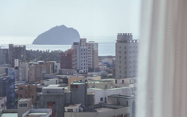 Kenny Stay Jeju Seogwipo