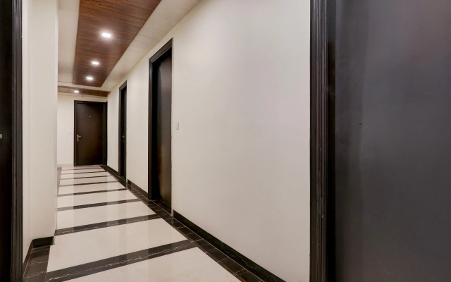 Super Townhouse Rohini Sector 18 Formerly Relic Stay