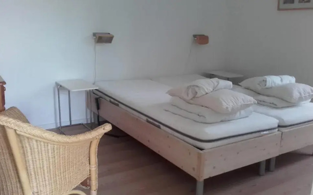 Nice Bungalow With a Sunny Garden