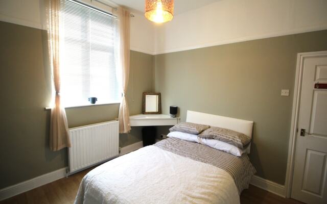 Birmingham - Bungalow - Sleeps6 - Garden - Parking