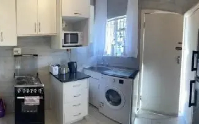 @Jackie’s Avondale 2 bed flat at Harrow court