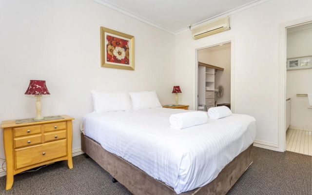 Malcolm St Townhouse