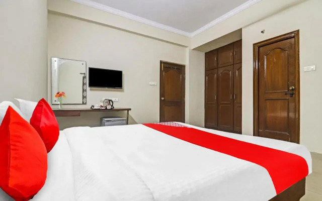 OYO 87614 Altima Suites