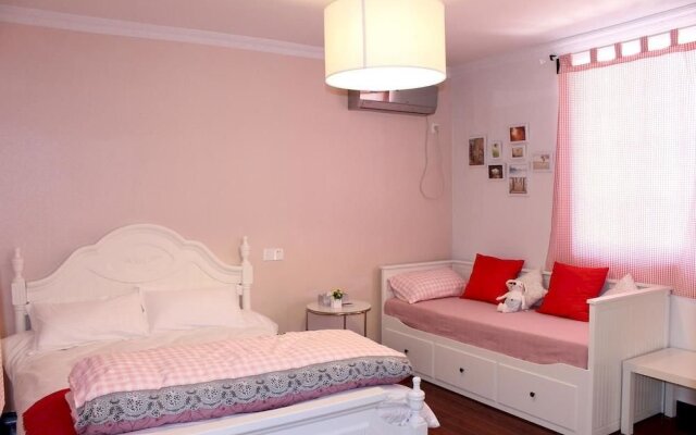 Romantic Town Theme Inn