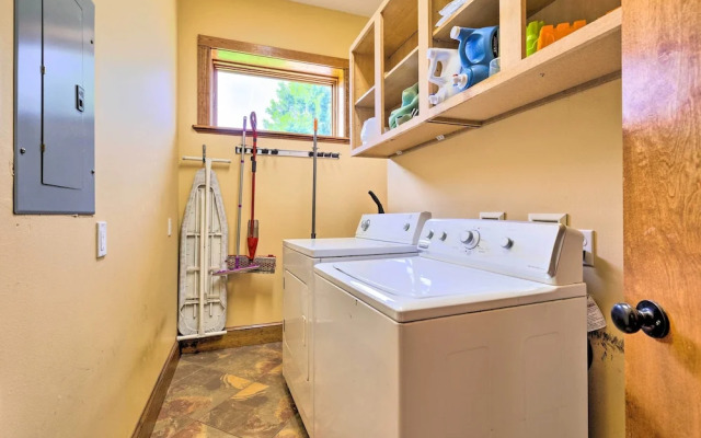 Bright Waveland Home - Walk to Beach Access!