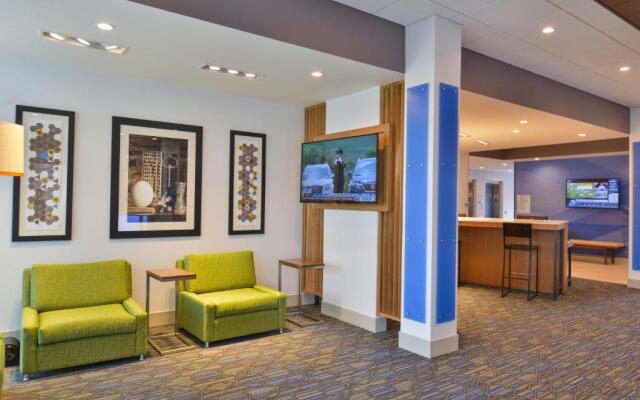 Holiday Inn Express & Suites Omaha Airport, an IHG Hotel