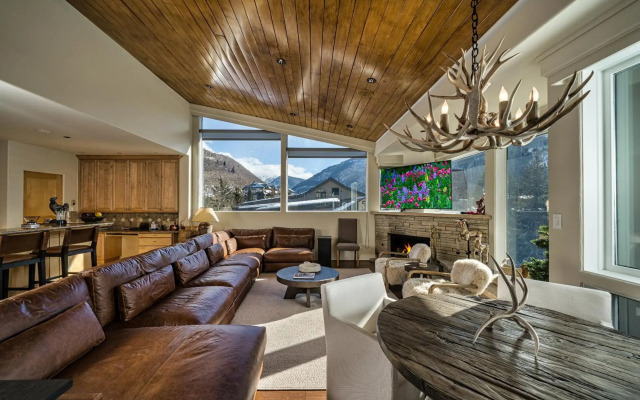 Vail's Mountain Haus