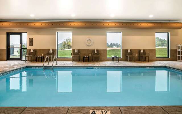 Comfort Inn and Suites Ames near ISU Campus