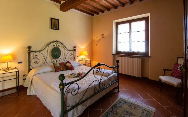 Private Villa with AC, private pool, WIFI, TV, terrace, pets allowed, parking, close to Arezzo