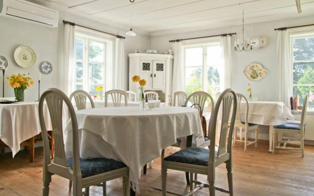 Frägsta Hälsingegård Bed & Breakfast