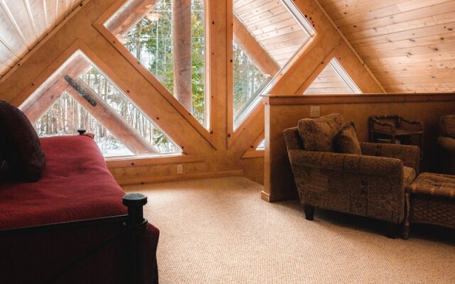 Serenity Pines Lodge in Shugart Flats