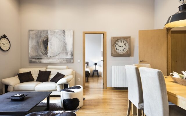 Midtown Luxury Apartment VI rosy